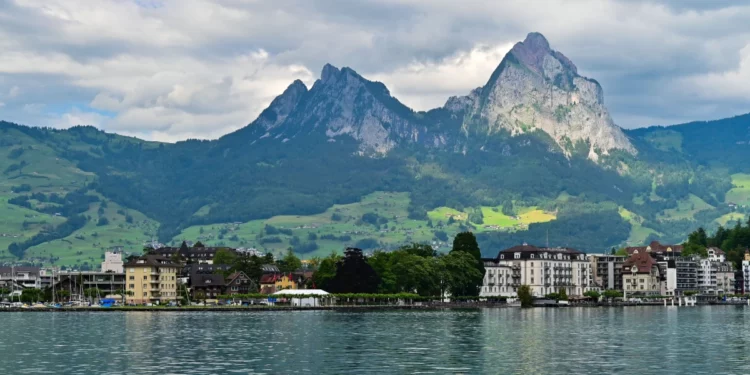 【琉森必玩行程】琉森湖遊船總整理:重點路線與位置、沿途景點與湖區景色介紹、規劃建議與船班資訊