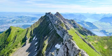 【瑞士必去景點懶人包】少女峰、馬特洪峰、卡貝爾橋、琉森湖等20大必去景點