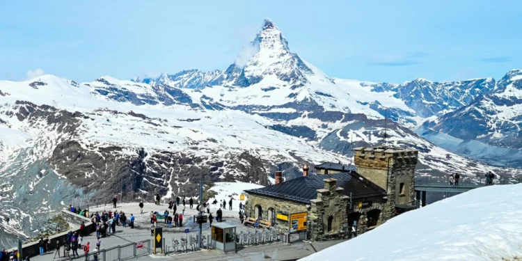 【策馬特必去景點】高納葛拉特Gornergrat半日遊:山頂車站與利菲爾湖漫遊、交通與參觀資訊說明