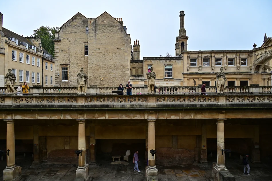 英國-巴斯-羅馬浴場的陽台