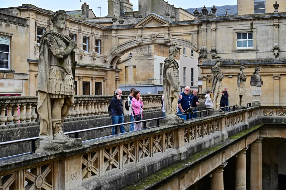 英國-巴斯-羅馬浴場的陽台
