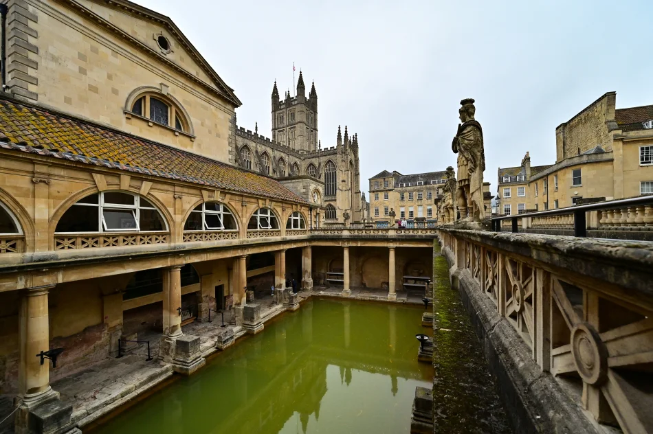 英國-巴斯-羅馬浴場的陽台