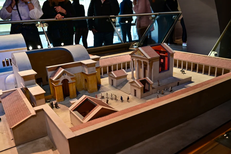 英國-巴斯-羅馬浴場