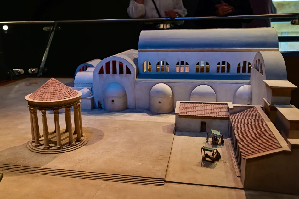 英國-巴斯-羅馬浴場