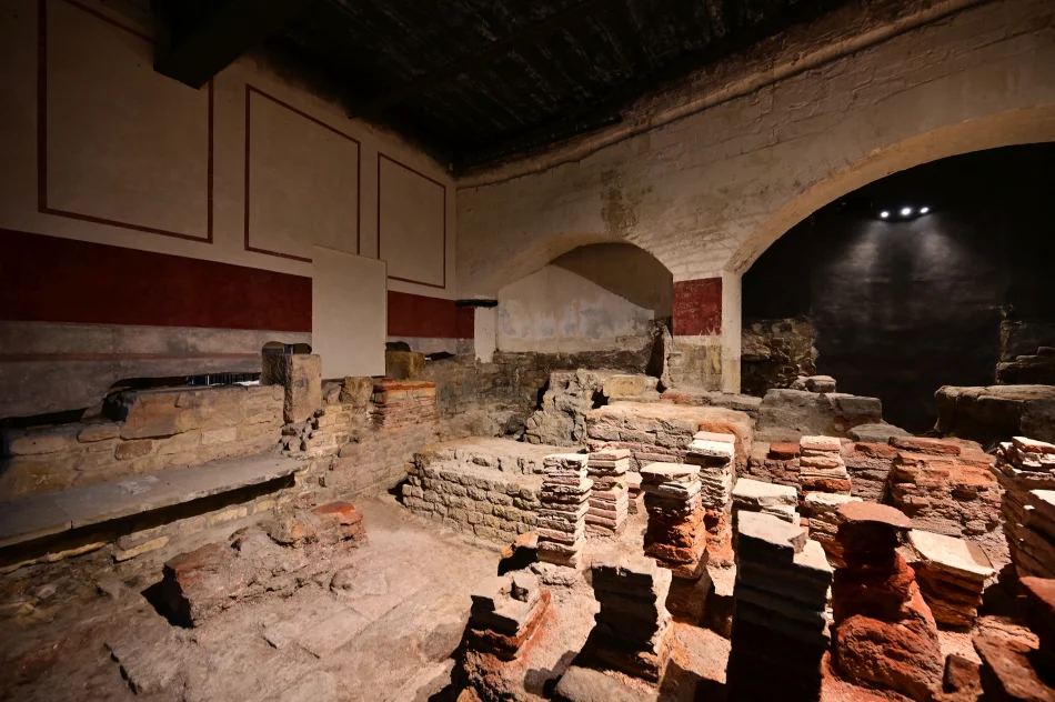 英國-巴斯-羅馬浴場